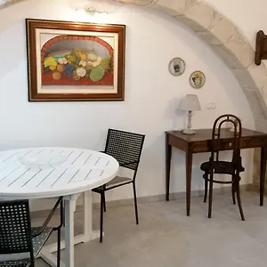 Il Cortiletto Di Via Minniti Bed & Breakfast